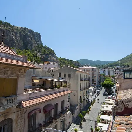 Porta Terra Cefalu